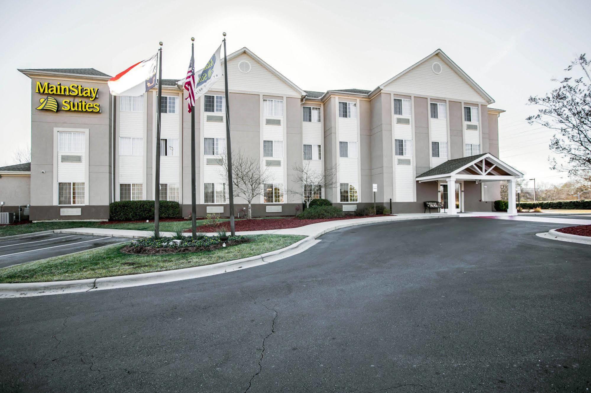 Candlewood Suites - Charlotte - Arrowood, An Ihg Hotel Zewnętrze zdjęcie